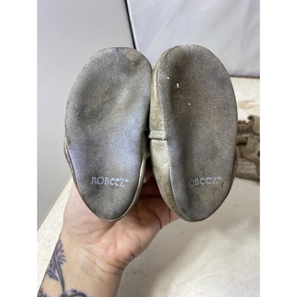 Robeez Gray Brown Leather Baby Dinosaur/dog Crib Shoes 6-12 Months 2 Pair - Picture 3 of 8